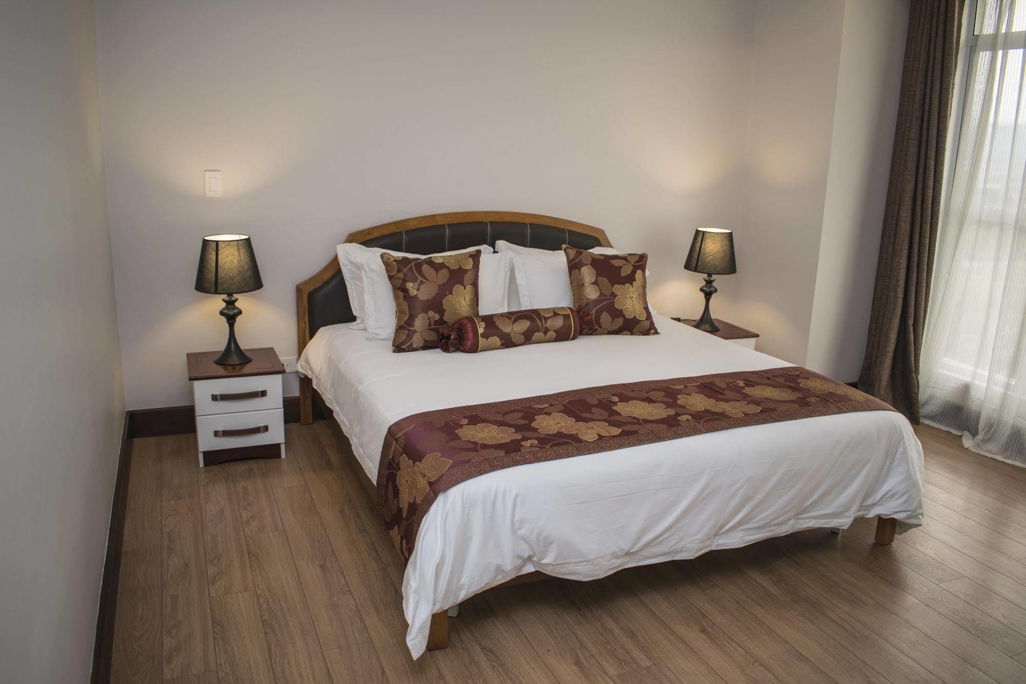 Torres Del Lago Suites And Apartments サンホセ エクステリア 写真