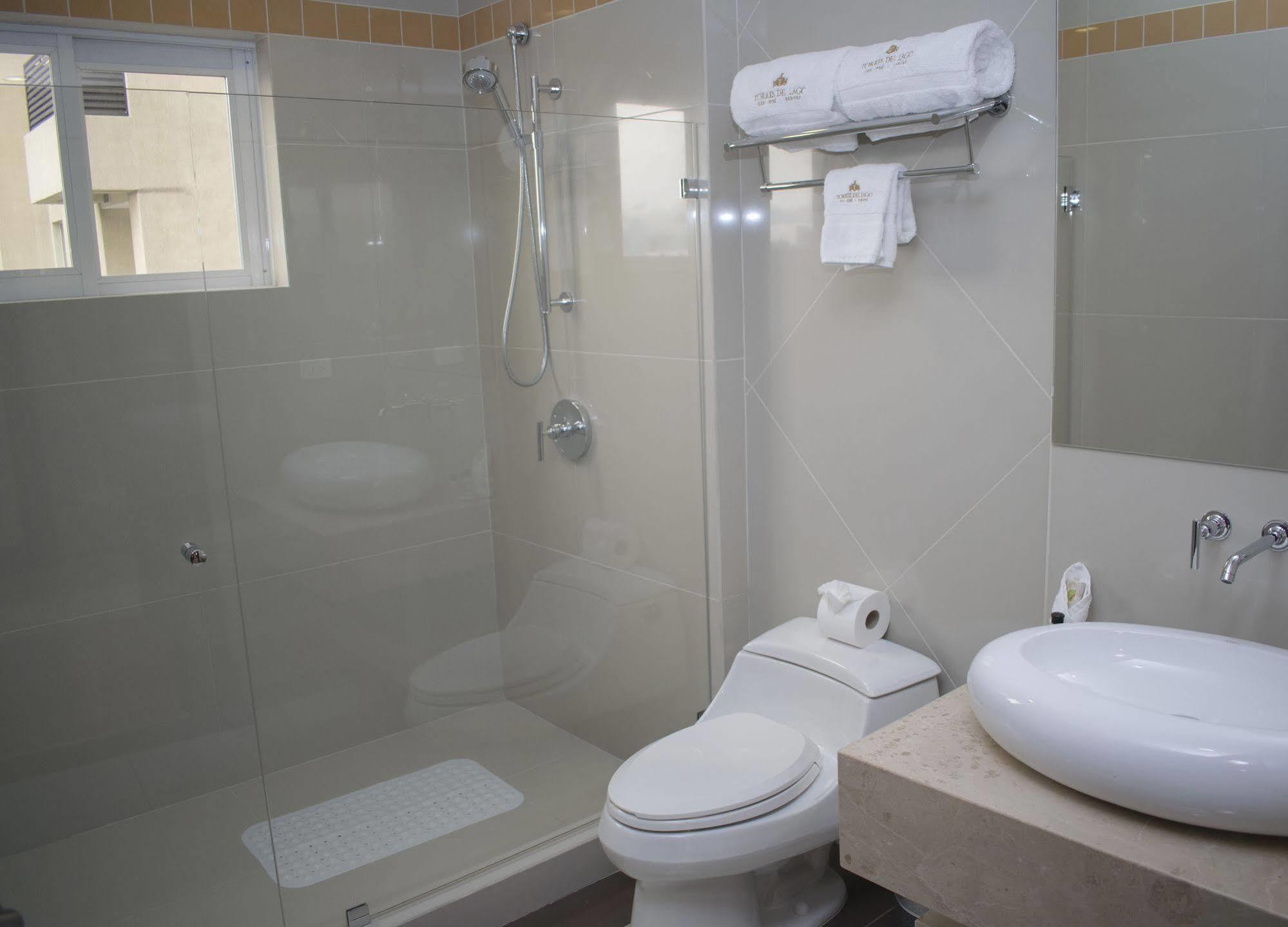 Torres Del Lago Suites And Apartments サンホセ エクステリア 写真