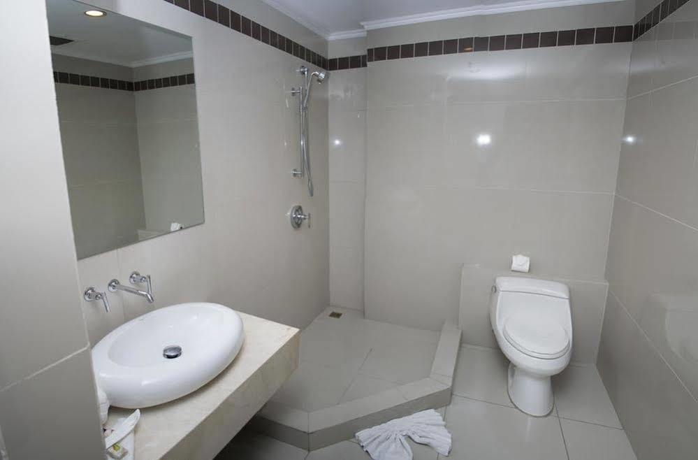 Torres Del Lago Suites And Apartments サンホセ エクステリア 写真