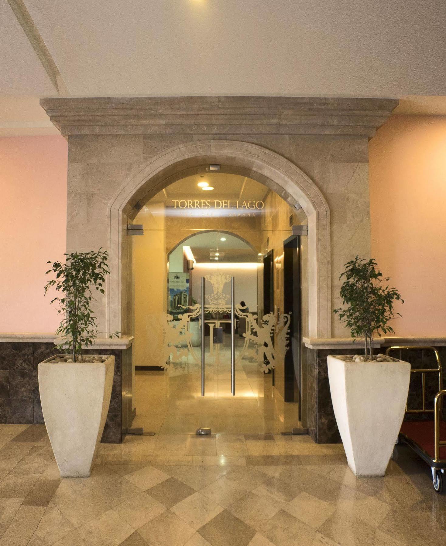 Torres Del Lago Suites And Apartments サンホセ エクステリア 写真